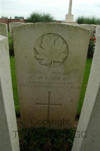 Canada Cemetery Tilloy Les Cambrai - Laricks, George Warren